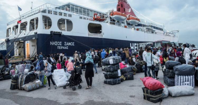 Στον Πειραιά το Νήσος Σάμος με 197 πρόσφυγες από Χίο και Λέσβο | Θα μεταφερθούν σε δομές φιλοξενίας