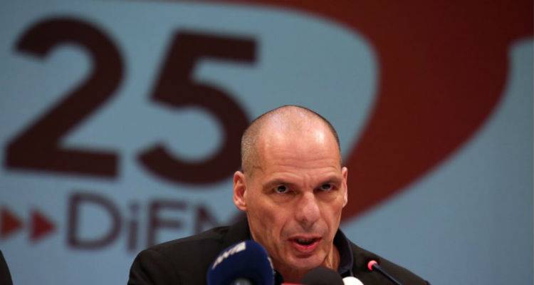 &Mu;&epsilon; &Psi;&alpha;&rho;&alpha;&nu;&tau;ώ&nu;&eta;, &lambda;ί&gamma;&omicron; &pi;&omicron;&lambda;&iota;&tau;&iota;&kappa;ή &kappa;&alpha;&iota;... &Sigma;ώ&rho;&rho;&alpha; &eta; &pi;&rho;&epsilon;&mu;&iota;έ&rho;&alpha; &tau;&omicron;&upsilon; &kappa;ό&mu;&mu;&alpha;&tau;&omicron;&sigmaf; &Beta;&alpha;&rho;&omicron;&upsilon;&phi;ά&kappa;&eta;