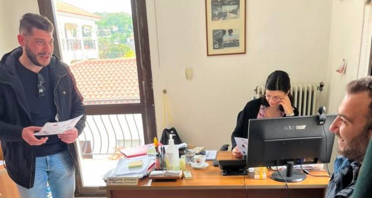 Περιοδεία του υποψήφιου βουλευτή του ΚΚΕ Σπύρου Πλάντζου σε εργαζόμενους του δημόσιου και ιδιωτικού τομέα της Λήμνου