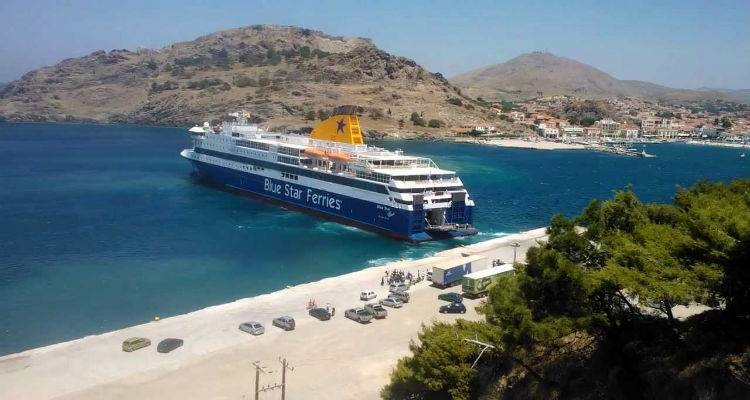 &Tau;&omicron; &laquo;&Pi;ά&tau;&mu;&omicron;&sigmaf;&raquo; &tau;&eta;&sigmaf; Blue Star &tau;&eta;&nu; &Pi;&alpha;&rho;&alpha;&sigma;&kappa;&epsilon;&upsilon;ή &epsilon;&kappa;&tau;ά&kappa;&tau;&omega;&sigmaf; &sigma;&tau;&eta; &Lambda;ή&mu;&nu;&omicron;