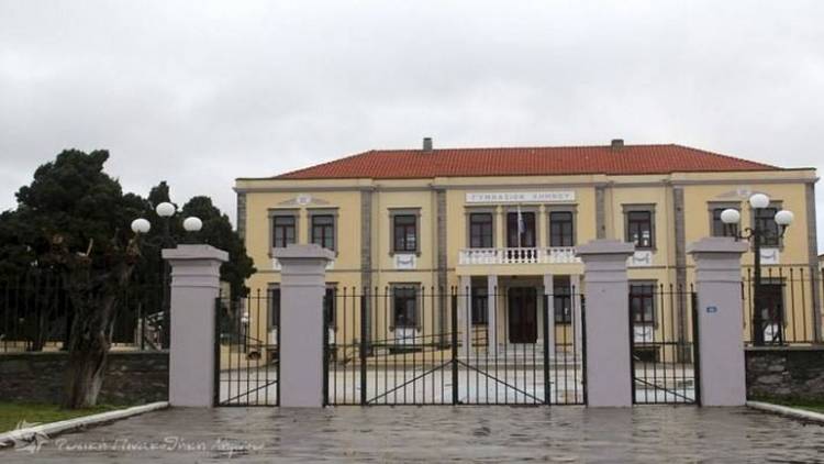 Φωτοπούλου κατά Μαρινάκη για το Γυμνάσιο Μύρινας: «Εσείς φταίτε, κύριε Δήμαρχε!»