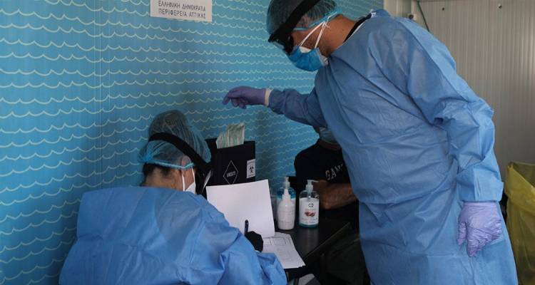 Κορωνοϊός: «Μαύρο» ρεκόρ στην Αττική με 272 από τα 411 νέα κρούσματα | 89 διασωληνωμένοι