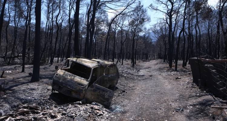 &Phi;&omega;&tau;&iota;ά &sigma;&tau;&eta; &Delta;&upsilon;&tau;&iota;&kappa;ή &Alpha;&tau;&tau;&iota;&kappa;ή: &Sigma;&tau;ά&chi;&tau;&eta; &pi;ά&nu;&omega; &alpha;&pi;ό 130.000 &sigma;&tau;&rho;έ&mu;&mu;&alpha;&tau;&alpha;, &alpha;&nu;&alpha;&zeta;&omega;&pi;&upsilon;&rho;ώ&sigma;&epsilon;&iota;&sigmaf; &sigma;&tau;&omicron; &mu;έ&tau;&omega;&pi;&omicron; &Psi;ά&theta;&alpha;-&Lambda;&omicron;ύ&mu;&pi;&alpha;