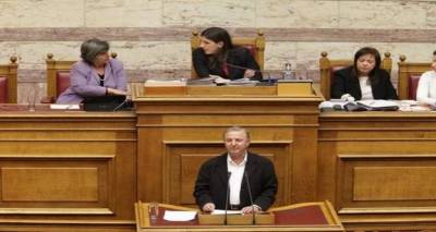 &Beta;&omicron;&upsilon;&lambda;&epsilon;&upsilon;&tau;ή&sigmaf; &tau;&omicron;&upsilon; &Sigma;&Upsilon;&Rho;&Iota;&Zeta;&Alpha;: ''&Theta;&alpha; &kappa;ά&nu;&omicron;&upsilon;&mu;&epsilon; &pi;&rho;ό&tau;&alpha;&sigma;&eta; &mu;&omicron;&mu;&phi;ή&sigmaf; &gamma;&iota;&alpha; &tau;&eta; &Zeta;&omega;ή &Kappa;&omega;&nu;&sigma;&tau;&alpha;&nu;&tau;&omicron;&pi;&omicron;ύ&lambda;&omicron;&upsilon;!''
