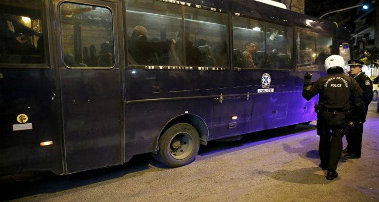 &Gamma;&iota;&alpha;&tau;ί &alpha;&upsilon;&tau;ή &tau;&eta; &phi;&omicron;&rho;ά &sigma;&upsilon;&nu;έ&lambda;&alpha;&beta;&alpha;&nu; &tau;&alpha; &mu;έ&lambda;&eta; &tau;&omicron;&upsilon; &Rho;&omicron;&upsilon;&beta;ί&kappa;&omega;&nu;&alpha;;
