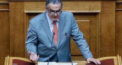 katapsifizei-kai-o-xaralampos-athanasiou-to-nomosxedio-gia-ta-omofyla-zevgaria-prosximatika-ta-epixeirimata