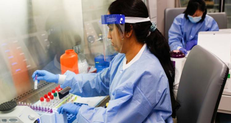 Κορωνοϊός: Η παθογένεια της νόσου ανησυχεί τους επιστήμονες | Γιατί νοσούν νέοι άνθρωποι