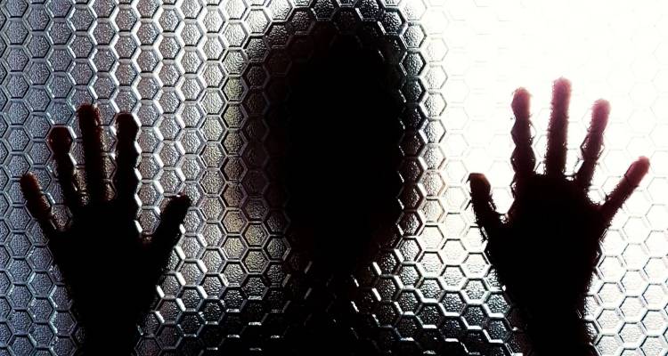 &Eta;&rho;ά&kappa;&lambda;&epsilon;&iota;&omicron;: &Alpha;&nu;ή&lambda;&iota;&kappa;&omicron;&sigmaf; &epsilon;&nu;&tau;&omicron;&pi;ί&sigma;&tau;&eta;&kappa;&epsilon; &mu;&epsilon; &tau;&rho;&alpha;ύ&mu;&alpha;&tau;&alpha; &alpha;&pi;ό &xi;&upsilon;&rho;ά&phi;&iota; &sigma;&epsilon; &chi;έ&rho;&iota;&alpha; &kappa;&alpha;&iota; &pi;ό&delta;&iota;&alpha; -&Mu;&epsilon;&tau;&alpha;&phi;έ&rho;&theta;&eta;&kappa;&epsilon; &sigma;&epsilon; &psi;&upsilon;&chi;&iota;&alpha;&tau;&rho;&iota;&kappa;ή &kappa;&lambda;&iota;&nu;&iota;&kappa;ή