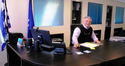 &Nu;. &Theta;&epsilon;&omicron;&delta;&omega;&rho;ί&delta;&eta;&sigmaf;: &laquo;&Eta; &iota;&sigma;&tau;&omicron;&rho;&iota;&kappa;ή &mu;&alpha;&sigmaf; &mu;&nu;ή&mu;&eta; &theta;&alpha; &upsilon;&pi;ά&rho;&chi;&epsilon;&iota;, ό&sigma;&omicron; &kappa;&iota; &alpha;&nu; &pi;&rho;&omicron;&sigma;&pi;&alpha;&theta;&omicron;ύ&nu; &kappa;ά&pi;&omicron;&iota;&omicron;&iota; &nu;&alpha; &tau;&eta;&nu; &epsilon;&xi;&alpha;&phi;&alpha;&nu;ί&sigma;&omicron;&upsilon;&nu;&raquo;