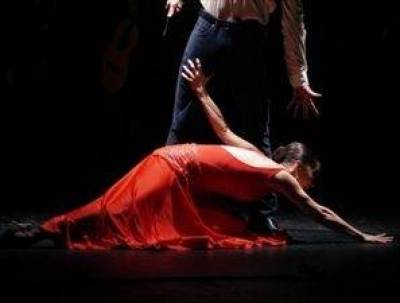 Carmen &kappa;&alpha;&iota; Bolero &sigma;&epsilon; &mu;&iota;&alpha; &beta;&rho;&alpha;&delta;&iota;ά &sigma;&tau;&omicron; &Eta;&rho;ώ&delta;&epsilon;&iota;&omicron;