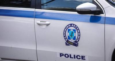 &Alpha;&gamma;&rho;ί&nu;&iota;&omicron;: &Pi;&alpha;&tau;έ&rho;&alpha;&sigmaf; &mu;&alpha;&theta;&eta;&tau;ή &pi;έ&tau;&alpha;&xi;&epsilon; &mu;&pi;&omicron;&upsilon;&kappa;ά&lambda;&iota; &sigma;&tau;&omicron; &kappa;&epsilon;&phi;ά&lambda;&iota; &delta;&iota;&epsilon;&upsilon;&theta;ύ&nu;&tau;&rho;&iota;&alpha;&sigmaf; &sigma;&chi;&omicron;&lambda;&epsilon;ί&omicron;&upsilon;