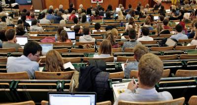 Τέλος οι αιώνιοι φοιτητές: Αυτόματη διαγραφή στα 6 χρόνια -Οι προϋποθέσεις για εξαιρέσεις, πότε θα δίνεται παράταση