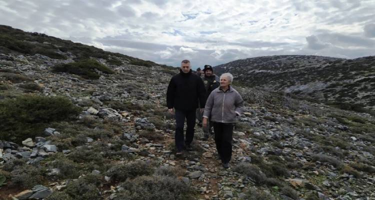 Αγωνία για την κυρία Ρηνιώ στη Κίναρο: Δεν έχει δώσει σημεία ζωής εδώ και 3 μέρες