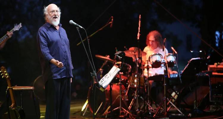 Διονύσης Σαββόπουλος: Στον «αέρα» το τρίτο επεισόδιο των επετειακών podcasts της Επιτροπής «Ελλάδα 2021»