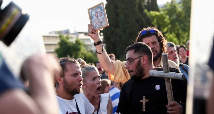 Αλλάζει ο ποινικός κώδικας, μετά την «τρέλα» των αρνητών | Καταργείται το αυτόφωρο για εκπαιδευτικούς και γιατρούς