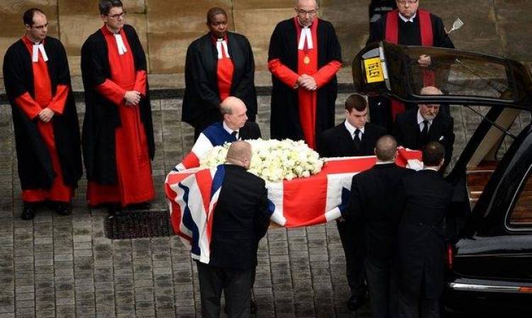 &Eta; &Beta;&rho;&epsilon;&tau;&alpha;&nu;ί&alpha; &alpha;&pi;&omicron;&chi;&alpha;&iota;&rho;&epsilon;&tau;ά &tau;&eta; &Mu;ά&rho;&gamma;&kappa;&alpha;&rho;&epsilon;&tau; &Theta;ά&tau;&sigma;&epsilon;&rho;