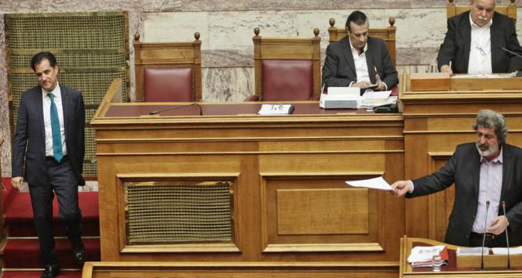 &Sigma;&tau;&alpha; ά&kappa;&rho;&alpha; &eta; &kappa;ό&nu;&tau;&rho;&alpha; &Mu;&alpha;&xi;ί&mu;&omicron;&upsilon; - &Gamma;&epsilon;&omega;&rho;&gamma;&iota;ά&delta;&eta; &mu;&epsilon; &phi;ό&nu;&tau;&omicron; Novartis &kappa;&alpha;&iota; &Mu;&alpha;&nu;&iota;&alpha;&delta;ά&kappa;&eta;