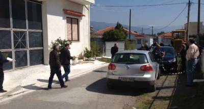&Tau;&rho;&alpha;&gamma;&omega;&delta;ί&alpha; &sigma;&tau;&eta; &Mu;&epsilon;&sigma;&sigma;ή&nu;&eta;: 59&chi;&rho;&omicron;&nu;&omicron;&sigmaf; &sigma;&kappa;ό&tau;&omega;&sigma;&epsilon; &tau;&eta; 10&chi;&rho;&omicron;&nu;&eta; &kappa;ό&rho;&eta; &tau;&omicron;&upsilon; &kappa;&alpha;&iota; &alpha;&upsilon;&tau;&omicron;&kappa;&tau;ό&nu;&eta;&sigma;&epsilon;! (photos + video)