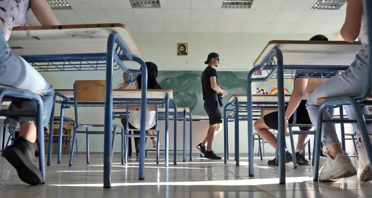 &Eta; &tau;&rho;ά&pi;&epsilon;&zeta;&alpha; &theta;&epsilon;&mu;ά&tau;&omega;&nu; &delta;έ&chi;&theta;&eta;&kappa;&epsilon; 165 &epsilon;&kappa;&alpha;&tau;. &laquo;&chi;&tau;&upsilon;&pi;ή&mu;&alpha;&tau;&alpha;&raquo; &alpha;&pi;ό 114 &chi;ώ&rho;&epsilon;&sigmaf; | &Mu;&iota;&alpha; &alpha;&pi;ό &tau;&iota;&sigmaf; &mu;&epsilon;&gamma;&alpha;&lambda;ύ&tau;&epsilon;&rho;&epsilon;&sigmaf; &kappa;&upsilon;&beta;&epsilon;&rho;&nu;&omicron;&epsilon;&pi;&iota;&theta;έ&sigma;&epsilon;&iota;&sigmaf; &sigma;&tau;&eta; &chi;ώ&rho;&alpha;