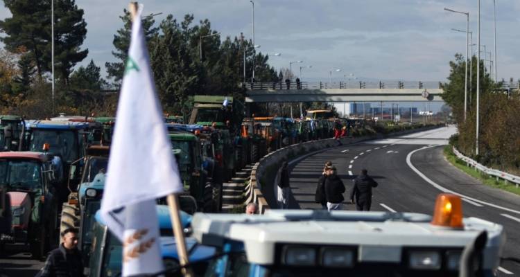 &Omicron;&iota; &alpha;&gamma;&rho;ό&tau;&epsilon;&sigmaf; &kappa;&lambda;&epsilon;ί&nu;&omicron;&upsilon;&nu; &sigma;ή&mu;&epsilon;&rho;&alpha; &kappa;&alpha;&iota; &tau;&omicron; &tau;&epsilon;&lambda;&omega;&nu;&epsilon;ί&omicron; &tau;&omicron;&upsilon; &Pi;&rho;&omicron;&mu;&alpha;&chi;ώ&nu;&alpha;, &epsilon;&xi;&epsilon;&tau;ά&zeta;&omicron;&upsilon;&nu; &sigma;&kappa;&lambda;ή&rho;&upsilon;&nu;&sigma;&eta; &tau;&eta;&sigmaf; &sigma;&tau;ά&sigma;&eta;&sigmaf; &tau;&omicron;&upsilon;&sigmaf;