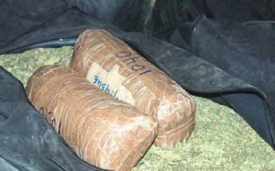 Η θάλασσα «ξέβρασε» έναν τόνο χασίς