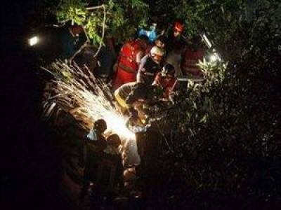 &Tau;&rho;&alpha;&gamma;&omega;&delta;ί&alpha; &sigma;&tau;&eta;&nu; &Iota;&tau;&alpha;&lambda;ί&alpha; | 37 &nu;&epsilon;&kappa;&rho;&omicron;ί &alpha;&pi;ό &pi;&tau;ώ&sigma;&eta; &lambda;&epsilon;&omega;&phi;&omicron;&rho;&epsilon;ί&omicron;&upsilon;