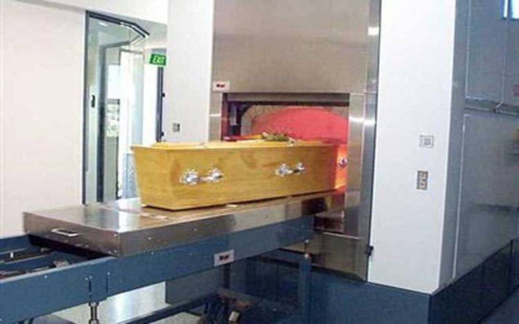 &Sigma;&tau;&omicron;&nu; &Beta;ό&lambda;&omicron; &tau;&omicron; &pi;&rho;ώ&tau;&omicron; &alpha;&pi;&omicron;&tau;&epsilon;&phi;&rho;&omega;&tau;ή&rho;&iota;&omicron; &nu;&epsilon;&kappa;&rho;ώ&nu; &sigma;&tau;&eta;&nu; &Epsilon;&lambda;&lambda;ά&delta;&alpha;