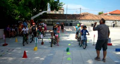 &Pi;&alpha;&rho;&omicron;&upsilon;&sigma;ί&alpha;&sigma;&eta; &tau;&omicron;&upsilon; &pi;&rho;&omicron;&gamma;&rho;ά&mu;&mu;&alpha;&tau;&omicron;&sigmaf; &Epsilon;&Upsilon;&Zeta;&Eta;&Nu; &sigma;&tau;&omicron; 2&omicron; &Delta;&eta;&mu;&omicron;&tau;&iota;&kappa;ό &Sigma;&chi;&omicron;&lambda;&epsilon;ί&omicron; &Mu;ύ&rho;&iota;&nu;&alpha;&sigmaf;