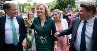 &Beta;&rho;&epsilon;&tau;&alpha;&nu;ί&alpha; : &Phi;&alpha;&beta;&omicron;&rho;ί &gamma;&iota;&alpha; &tau;&eta;&nu; &eta;&gamma;&epsilon;&sigma;ί&alpha; &tau;&omicron;&upsilon; &Sigma;&upsilon;&nu;&tau;&eta;&rho;&eta;&tau;&iota;&kappa;&omicron;ύ &kappa;ό&mu;&mu;&alpha;&tau;&omicron;&sigmaf; &eta; &Lambda;&iota;&zeta; &Tau;&rho;&alpha;&sigmaf;