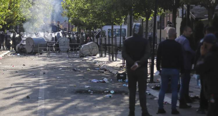 &Chi;&alpha;&omicron;&tau;&iota;&kappa;ή &kappa;&alpha;&tau;ά&sigma;&tau;&alpha;&sigma;&eta; &sigma;&tau;&omicron; &Kappa;ό&sigma;&omicron;&beta;&omicron;: Ά&gamma;&rho;&iota;&epsilon;&sigmaf; &sigma;&upsilon;&mu;&pi;&lambda;&omicron;&kappa;έ&sigmaf; &sigma;&tau;&omicron;&upsilon;&sigmaf; &delta;&rho;ό&mu;&omicron;&upsilon;&sigmaf;, &tau;&rho;&alpha;&upsilon;&mu;&alpha;&tau;ί&epsilon;&sigmaf; | &Sigma;&omicron;&kappa;ά&rho;&omicron;&upsilon;&nu; &tau;&alpha; &beta;ί&nu;&tau;&epsilon;&omicron; &tau;&omega;&nu; &sigma;&upsilon;&gamma;&kappa;&rho;&omicron;ύ&sigma;&epsilon;&omega;&nu;
