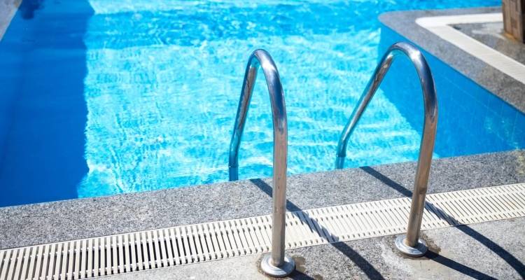 Ρόδος: Έχασε τελικά τη μάχη για τη ζωή το 3χρονο κορίτσι που ανασύρθηκε από πάτο πισίνας ξενοδοχείου