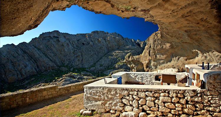 Παναγιά η Κακαβιώτισσα: Δεν σταματάει να τραβάει τα βλέμματα του κόσμου το ξωκλήσι της Λήμνου χωρίς σκεπή