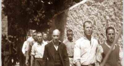&Tau;&alpha;&upsilon;&tau;&omicron;&pi;&omicron;&iota;ή&theta;&eta;&kappa;&epsilon; &omicron; ά&nu;&delta;&rho;&alpha;&sigmaf; &mu;&epsilon; &tau;&omicron; &lambda;&epsilon;&upsilon;&kappa;ό &pi;&omicron;&upsilon;&kappa;ά&mu;&iota;&sigma;&omicron; &alpha;&pi;ό &tau;&iota;&sigmaf; &phi;&omega;&tau;ό-&nu;&tau;&omicron;&kappa;&omicron;&upsilon;&mu;έ&nu;&tau;&alpha; &alpha;&pi;ό &tau;&eta;&nu; &epsilon;&kappa;&tau;έ&lambda;&epsilon;&sigma;&eta; &tau;&omega;&nu; 200 &sigma;&tau;&eta;&nu; &Kappa;&alpha;&iota;&sigma;&alpha;&rho;&iota;&alpha;&nu;ή