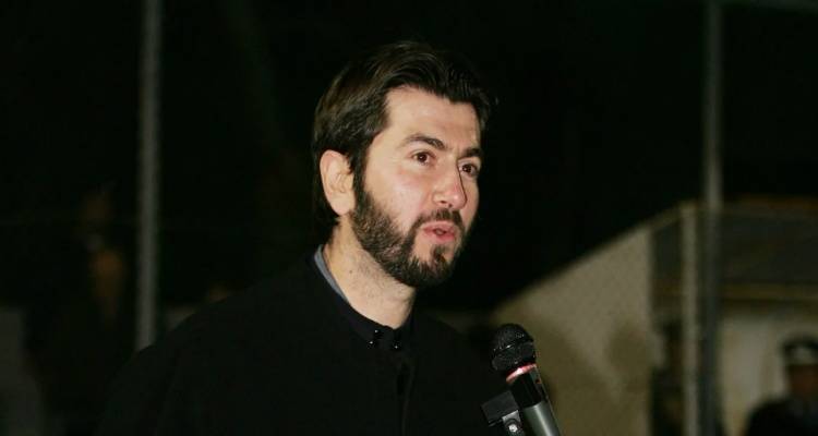 &Kappa;&iota;&beta;&omega;&tau;ό&sigmaf; &tau;&omicron;&upsilon; &Kappa;ό&sigma;&mu;&omicron;&upsilon;: &Sigma;&epsilon; &delta;ί&kappa;&eta; &gamma;&iota;&alpha; &alpha;&sigma;έ&lambda;&gamma;&epsilon;&iota;&alpha; &kappa;&alpha;&tau;ά &delta;ύ&omicron; &alpha;&nu;&eta;&lambda;ί&kappa;&omega;&nu; &pi;&alpha;&rho;&alpha;&pi;έ&mu;&pi;&epsilon;&tau;&alpha;&iota; &omicron; &pi;&alpha;&tau;έ&rho;&alpha;&sigmaf; &Alpha;&nu;&tau;ώ&nu;&iota;&omicron;&sigmaf;