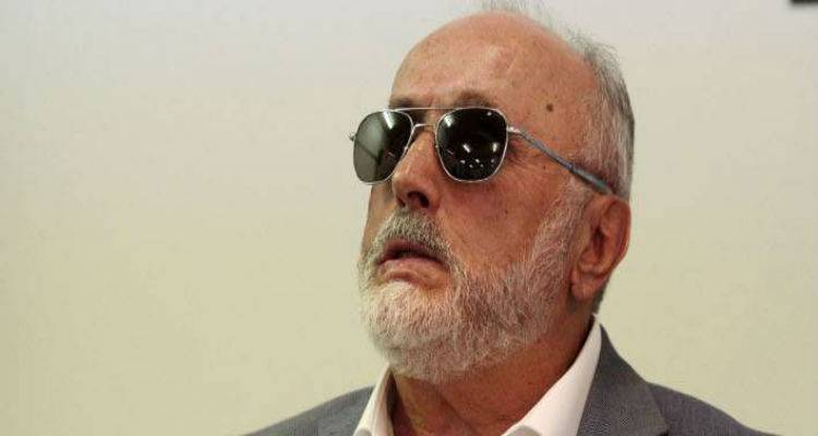 &Sigma;&tau;&eta; &Lambda;έ&sigma;&beta;&omicron; &alpha;ύ&rho;&iota;&omicron; &omicron; &Pi;&alpha;&nu;&alpha;&gamma;&iota;ώ&tau;&eta;&sigmaf; &Kappa;&omicron;&upsilon;&rho;&omicron;&upsilon;&mu;&pi;&lambda;ή&sigmaf;