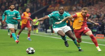 &Lambda;ί&beta;&epsilon;&rho;&pi;&omicron;&upsilon;&lambda; - &Gamma;&alpha;&lambda;&alpha;&tau;ά&sigma;&alpha;&rho;&alpha;ϊ: Combo &delta;&iota;&pi;&lambda;&alpha;&sigma;&iota;&alpha;&sigma;&mu;&omicron;ύ &sigma;&tau;&omicron; &laquo;Anfield&raquo;