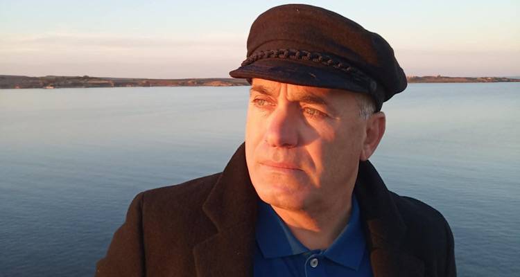 21 &Mu;&alpha;&rho;&tau;ί&omicron;&upsilon;: &Omicron; &Kappa;&omega;&nu;&sigma;&tau;&alpha;&nu;&tau;ί&nu;&omicron;&sigmaf; &Mu;&pi;&alpha;&kappa;&lambda;&alpha;&tau;&zeta;ή&sigmaf; &tau;&iota;&mu;ά &tau;&eta;&nu; &Pi;&alpha;&gamma;&kappa;ό&sigma;&mu;&iota;&alpha; &Eta;&mu;έ&rho;&alpha; &Pi;&omicron;ί&eta;&sigma;&eta;&sigmaf; &mu;&epsilon; &laquo;&Tau;&omicron; &mu;ά&tau;&iota; &tau;&omicron;&upsilon; &Kappa;&upsilon;&kappa;&lambda;ώ&nu;&alpha;&raquo;