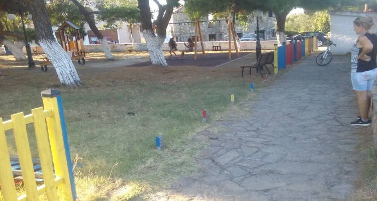 Βανδάλισαν την παιδική χαρά στις Σαρδές
