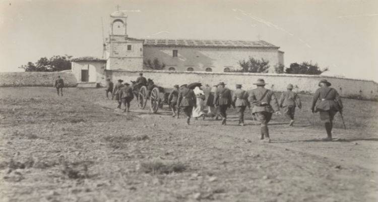 Σπάνια φωτογραφία από το πέρασμα Αυστραλών στρατιωτών στη Λήμνο πριν 100 χρόνια