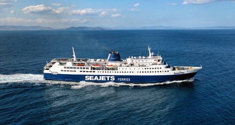 Λήμνος - ακτοπλοϊκό: Το «Aqua Blue» φεύγει, το «SuperStar» έρχεται
