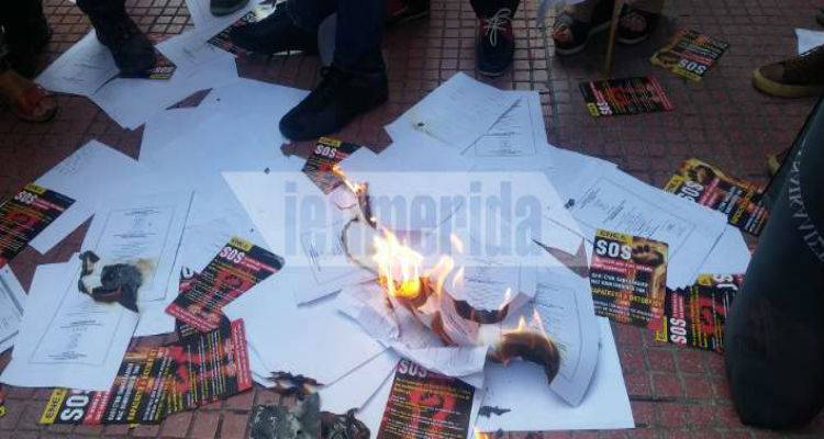 &Omicron;&iota; &nu;&omicron;&sigma;&eta;&lambda;&epsilon;&upsilon;&tau;έ&sigmaf; &kappa;&alpha;ί&nu;&epsilon; &tau;&alpha; &pi;&tau;&upsilon;&chi;ί&alpha; &tau;&omicron;&upsilon;&sigmaf; έ&xi;&omega; &alpha;&pi;ό &tau;&omicron; &upsilon;&pi;&omicron;&upsilon;&rho;&gamma;&epsilon;ί&omicron; &Upsilon;&gamma;&epsilon;ί&alpha;&sigmaf; (photos)