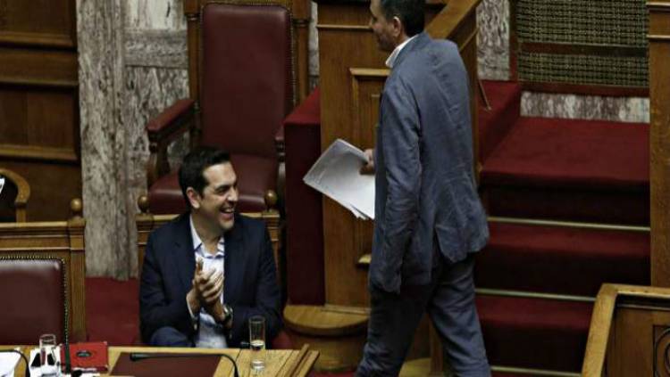 &Psi;ή&phi;&iota;&sigma;&alpha;&nu; &tau;&alpha; &pi;ά&nu;&tau;&alpha; | &Pi;έ&rho;&alpha;&sigma;&epsilon; &tau;&omicron; &pi;&omicron;&lambda;&upsilon;&nu;&omicron;&mu;&omicron;&sigma;&chi;έ&delta;&iota;&omicron; &mu;&epsilon; &tau;&alpha; &mu;έ&tau;&rho;&alpha; &laquo;&phi;&omega;&tau;&iota;ά&raquo;
