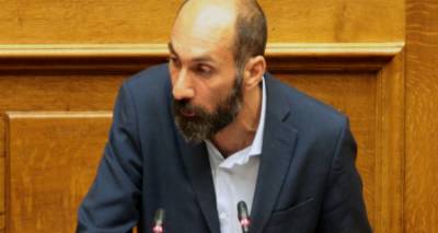 &Pi;ά&lambda;&lambda;&eta;&sigmaf;: &laquo;&Omicron;&iota; &mu;&epsilon;&tau;&alpha;&nu;ά&sigma;&tau;&epsilon;&sigmaf; &kappa;&rho;&alpha;&tau;&omicron;ύ&nu; &alpha;&nu;&omicron;&iota;&chi;&tau;ά &tau;&alpha; &sigma;&chi;&omicron;&lambda;&epsilon;ί&alpha; &sigma;&tau;&alpha; &nu;&eta;&sigma;&iota;ά&raquo; (video)