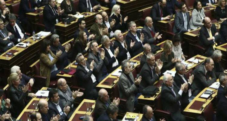 &Beta;&rho;&omicron;&chi;ή... &tau;&rho;&omicron;&pi;&omicron;&lambda;&omicron;&gamma;&iota;ώ&nu; &sigma;&tau;&eta; &Beta;&omicron;&upsilon;&lambda;ή &mu;&epsilon; &alpha;&pi;&alpha;&lambda;&lambda;&alpha;&gamma;έ&sigmaf; &alpha;&pi;ό &pi;&rho;ό&sigma;&tau;&iota;&mu;&alpha;, &alpha;&upsilon;&tau;&epsilon;&pi;ά&gamma;&gamma;&epsilon;&lambda;&tau;&epsilon;&sigmaf; &delta;&iota;ώ&xi;&epsilon;&iota;&sigmaf; &kappa;&alpha;&iota; ά&nu;&omicron;&iota;&gamma;&mu;&alpha; &phi;&alpha;&rho;&mu;&alpha;&kappa;&epsilon;ί&omega;&nu;
