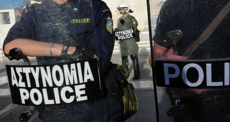&laquo;&Phi;&rho;&omicron;ύ&rho;&iota;&omicron;&raquo; &eta; &Alpha;&theta;ή&nu;&alpha; &gamma;&iota;&alpha; &Gamma;&rho;&eta;&gamma;&omicron;&rho;ό&pi;&omicron;&upsilon;&lambda;&omicron;-&Epsilon;&rho;&nu;&tau;&omicron;&gamma;ά&nu;: &Pi;ά&nu;&omega; &alpha;&pi;ό 3.000 &alpha;&sigma;&tau;&upsilon;&nu;&omicron;&mu;&iota;&kappa;&omicron;ί &sigma;&tau;&omicron;&upsilon;&sigmaf; &delta;&rho;ό&mu;&omicron;&upsilon;&sigmaf;