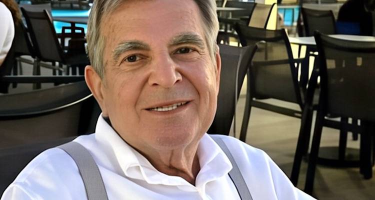 Ο Χάρης Θεοχάρης για τον Δημήτρη Καραβασίλη: «Πάντα μπροστάρης, με σπάνιο ήθος και πάθος για προσφορά»