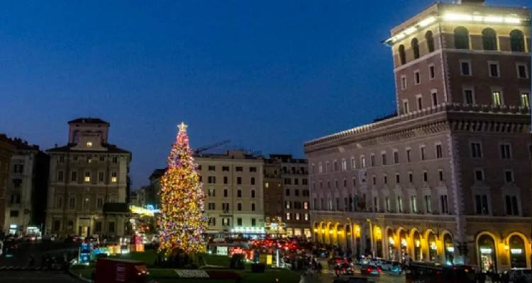 &Iota;&tau;&alpha;&lambda;ί&alpha;: &Pi;&alpha;&rho;ά&tau;&alpha;&sigma;&eta; &tau;&omega;&nu; &sigma;&chi;&omicron;&lambda;&iota;&kappa;ώ&nu; &delta;&iota;&alpha;&kappa;&omicron;&pi;ώ&nu; &lambda;ό&gamma;&omega; &tau;&eta;&sigmaf; &laquo;Ό&mu;&iota;&kappa;&rho;&omicron;&nu;&raquo; &pi;&rho;&omicron;&tau;&epsilon;ί&nu;&omicron;&upsilon;&nu; &omicron;&iota; &epsilon;&pi;&iota;&sigma;&tau;ή&mu;&omicron;&nu;&epsilon;&sigmaf;