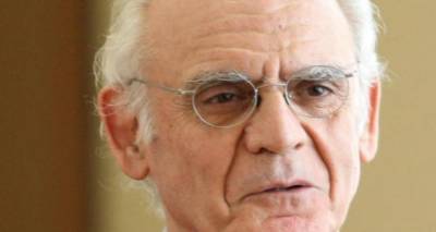 &Pi;έ&theta;&alpha;&nu;&epsilon; &omicron; Ά&kappa;&eta;&sigmaf; &Tau;&sigma;&omicron;&chi;&alpha;&tau;&zeta;ό&pi;&omicron;&upsilon;&lambda;&omicron;&sigmaf;