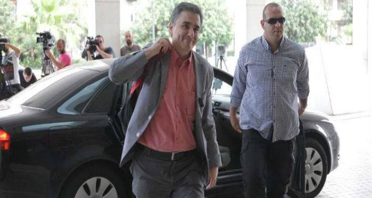 &Eta; &laquo;&mu;ά&chi;&eta;&raquo; &tau;&eta;&sigmaf; 2&eta;&sigmaf; &alpha;&xi;&iota;&omicron;&lambda;ό&gamma;&eta;&sigma;&eta;&sigmaf;: &Epsilon;&rho;&gamma;&alpha;&sigma;&iota;&alpha;&kappa;ά, &laquo;&kappa;ό&kappa;&kappa;&iota;&nu;&alpha;&raquo; &delta;ά&nu;&epsilon;&iota;&alpha;, &phi;&omicron;&rho;&omicron;&lambda;&omicron;&gamma;&iota;&kappa;ά