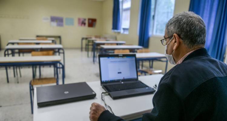ΕΛΜΕ Λήμνου: «Ο ιός δε κολλάει στα σχολεία... η τηλεκπαίδευση λειτουργεί άψογα....  και ο ελέφαντας πετάει…»